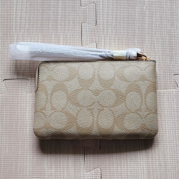 Coach Corner Zip Wristlet in Signature Canvas - Picture 6 of 9
